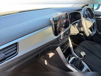 Used Volkswagen T-Roc 2022 for sale - 77328940: Photo