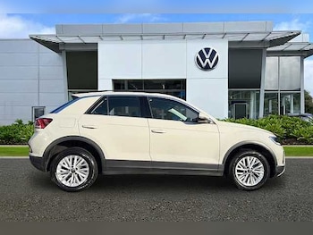 Used Volkswagen T-Roc 2022 for sale - 77328940: Photo