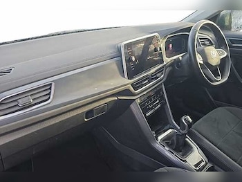 Used Volkswagen T-Roc 2022 for sale - 77328939: Photo