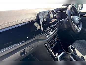 Used Volkswagen T-Roc 2022 for sale - 75891129: Photo