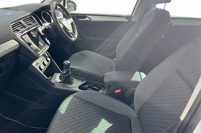 Used Volkswagen Tiguan 2018 for sale - 76133801: Photo 2