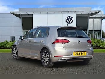 Used Volkswagen Golf 2019 for sale - 79557354: Photo
