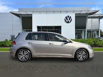 Used Volkswagen Golf 2019 for sale - 79557354: Photo