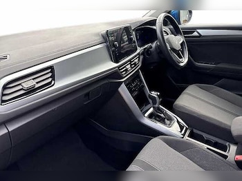 Used Volkswagen T-Roc 2022 for sale - 77781376: Photo