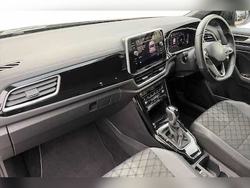 Used Volkswagen T-Roc 2022 for sale - 77423186: Photo