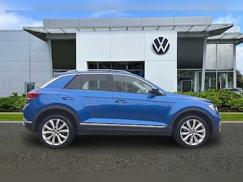 Used Volkswagen T-Roc 2021 for sale - 78201760: Photo