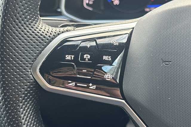 Used Volkswagen T-Roc 2022 for sale - 76040460: Photo 14