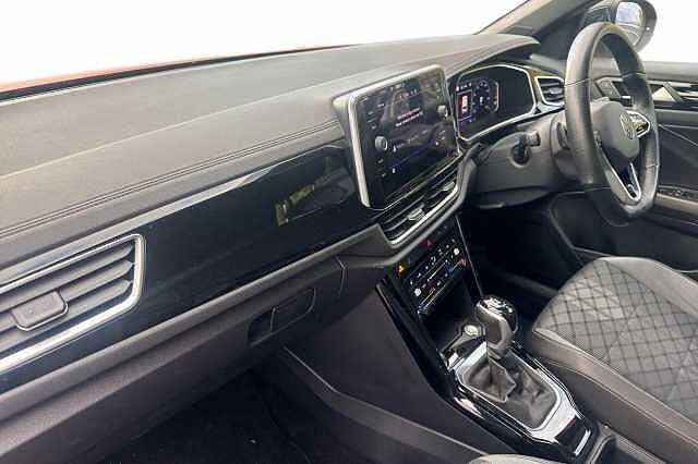 Used Volkswagen T-Roc 2022 for sale - 76040460: Photo 2