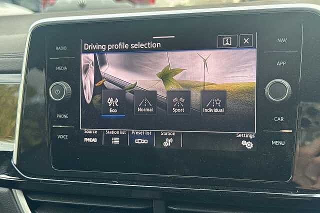 Used Volkswagen T-Roc 2022 for sale - 76040460: Photo 26