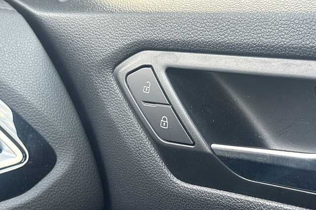 Used Volkswagen T-Roc 2022 for sale - 76040460: Photo 28