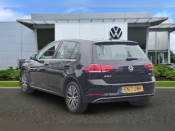 Used Volkswagen Golf 2017 for sale - 77548096: Photo