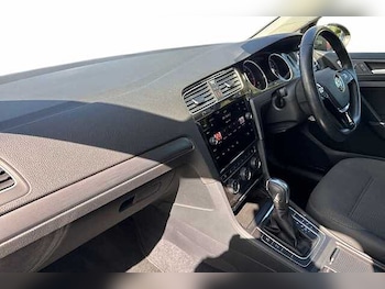 Used Volkswagen Golf 2019 for sale - 75919038: Photo