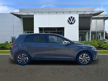 Used Volkswagen Golf 2019 for sale - 75919038: Photo