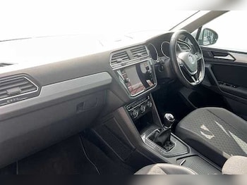 Used Volkswagen Tiguan 2019 for sale - 79167837: Photo