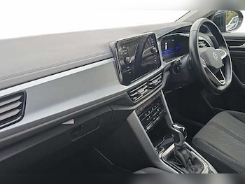 Used Volkswagen T-Roc 2022 for sale - 77423191: Photo