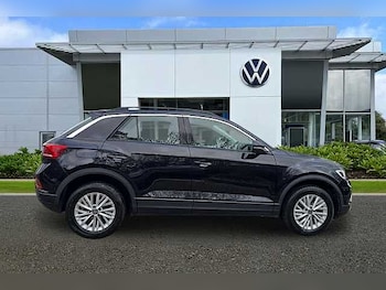 Used Volkswagen T-Roc 2022 for sale - 77423191: Photo