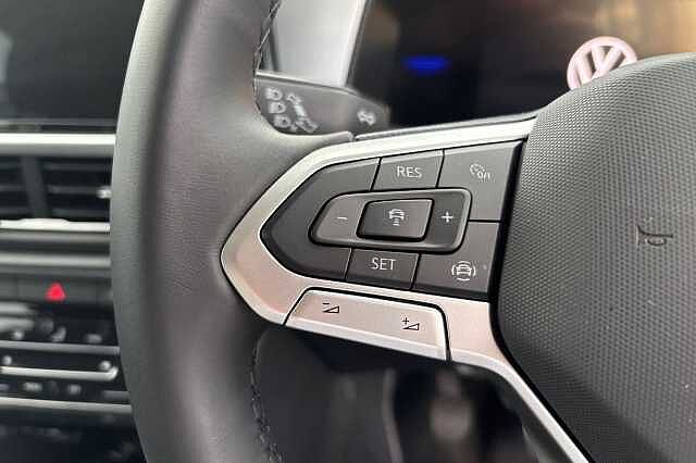 Used Volkswagen T-Roc 2025 for sale - 76520969: Photo 15