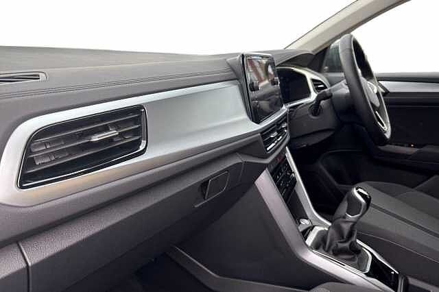 Used Volkswagen T-Roc 2025 for sale - 76520969: Photo 2