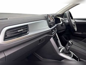 Used Volkswagen T-Roc 2025 for sale - 76520969: Photo