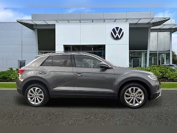 Used Volkswagen T-Roc 2025 for sale - 76520969: Photo