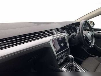 Used Volkswagen Passat 2018 for sale - 77236990: Photo