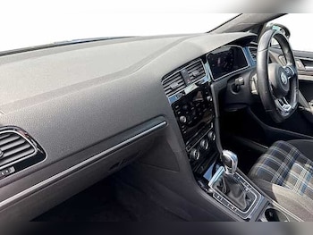 Used Volkswagen Golf 2018 for sale - 78612380: Photo