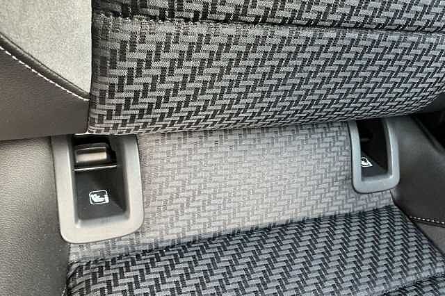 Used Volkswagen T-Roc 2025 for sale - 76536466: Photo 31