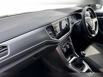 Used Volkswagen T-Roc 2022 for sale - 75385327: Photo
