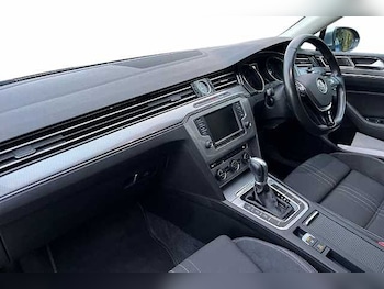 Used Volkswagen Passat 2016 for sale - 76643167: Photo