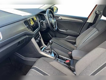 Used Volkswagen T-Roc 2020 for sale - 75919025: Photo
