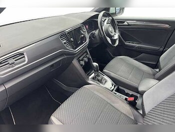 Used Volkswagen T-Roc 2019 for sale - 75778275: Photo