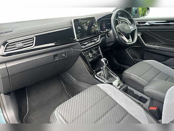 Used Volkswagen T-Roc 2023 for sale - 78764841: Photo