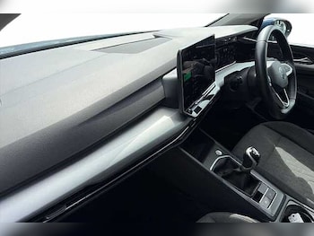 Used Volkswagen Golf 2024 for sale - 78078277: Photo