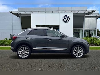 Used Volkswagen T-Roc 2018 for sale - 77236986: Photo