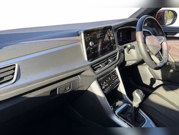 Used Volkswagen T-Roc 2022 for sale - 76777435: Photo