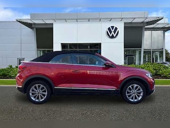 Used Volkswagen T-Roc 2022 for sale - 76777435: Photo