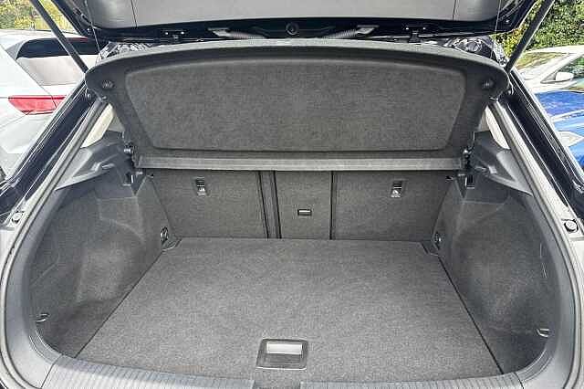 Used Volkswagen T-Roc 2022 for sale - 76319685: Photo 11