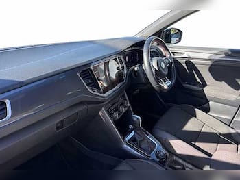 Used Volkswagen T-Roc 2021 for sale - 79650108: Photo
