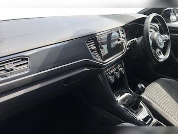 Used Volkswagen T-Roc 2018 for sale - 78383176: Photo