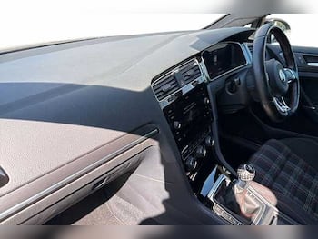 Used Volkswagen Golf 2017 for sale - 79394883: Photo