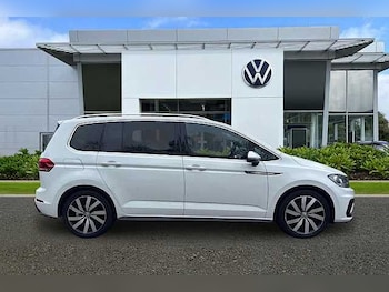 Used Volkswagen Touran 2020 for sale - 77720930: Photo