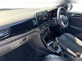 Used Volkswagen T-Roc 2025 for sale - 77997647: Photo