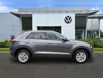 Used Volkswagen T-Roc 2024 for sale - 78345663: Photo