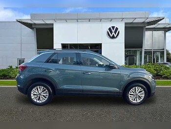 Used Volkswagen T-Roc 2022 for sale - 76769020: Photo