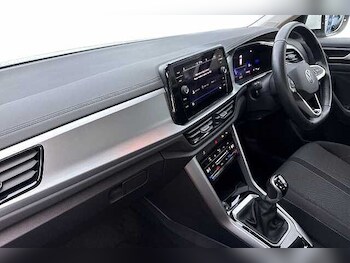 Used Volkswagen T-Roc 2022 for sale - 77328935: Photo