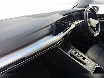 Used Volkswagen Golf 2024 for sale - 77921146: Photo