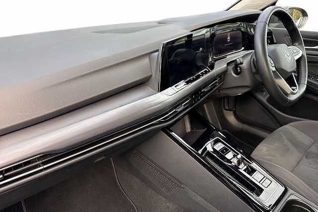 Used Volkswagen Golf 2023 for sale - 76101511: Photo 2