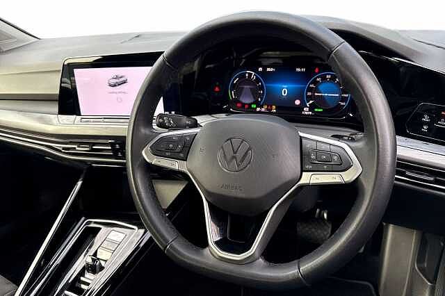 Used Volkswagen Golf 2023 for sale - 76101511: Photo 6