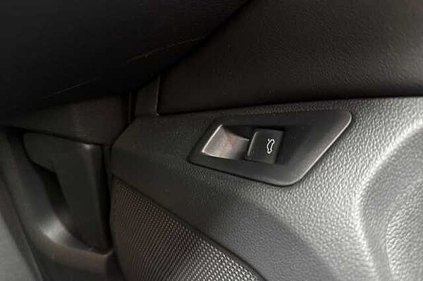 Used Volkswagen T-Roc 2025 for sale - 75035046: Photo 31