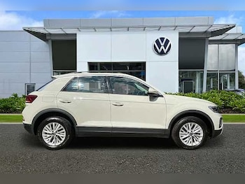 Used Volkswagen T-Roc 2022 for sale - 75717206: Photo